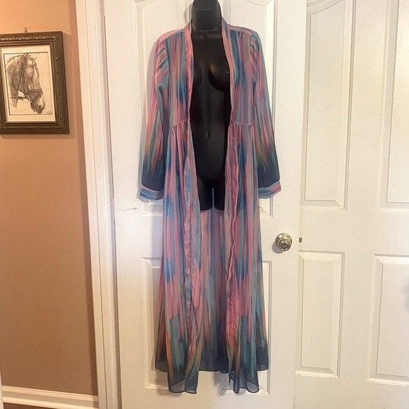 “LABEL RITU KUMAR” Sheer Kimono Kaftan Shrug - Picture 4 of 16